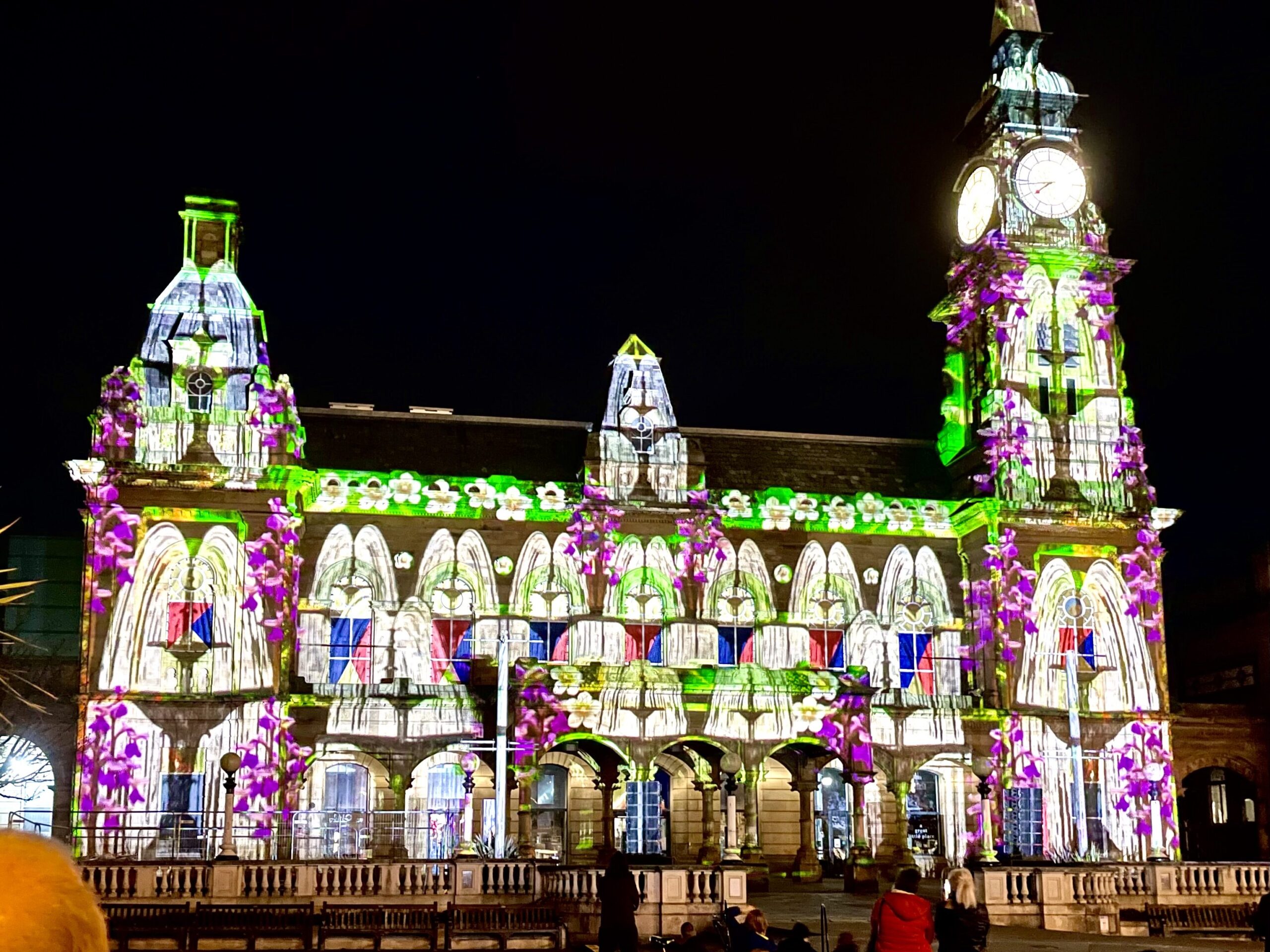 Projection bombing and projection mapping